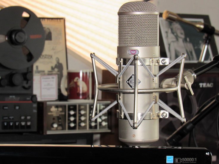 Neumann U48 microphone in the Theophilus vintage reel tape recorder recording collection