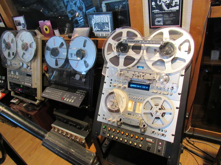 RT-909 and RT-707 reel to reel tape recorders in the Reel2ReelTexas.com vintage reel tape recorder recording collection