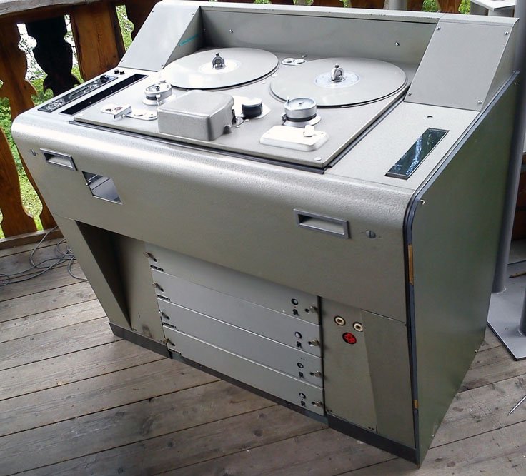 Telefunken M-10 reel to reel tape recorder photo in the Reel2ReelTexas.com vintage reel tape recorder recording collection