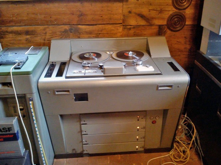 Telefunken M-10 reel to reel tape recorder photo in the Reel2ReelTexas.com vintage reel tape recorder recording collection