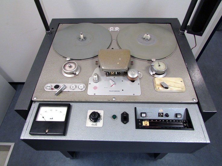 Telefunken M-10 reel to reel tape recorder photo in the Reel2ReelTexas.com vintage reel tape recorder recording collection