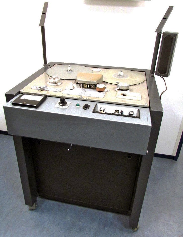 Telefunken M-10 reel to reel tape recorder photo in the Reel2ReelTexas.com vintage reel tape recorder recording collection