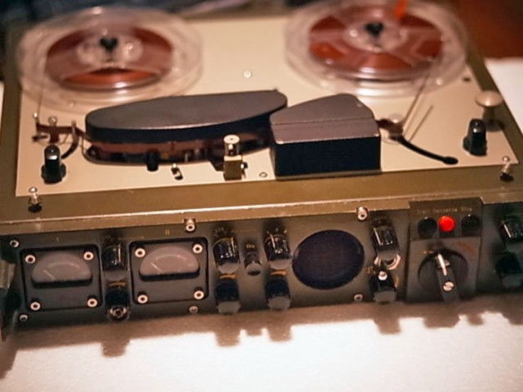 Telefunken military reel to reel tape recorder photo in the Reel2ReelTexas.com vintage reel tape recorder recording collection