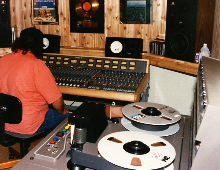 Cedar Creek Studio, Austin, Texas photos of MCI professional reel to reel tape recorders in the Reel2ReelTexas.com vintage reel tape recorder recording collection